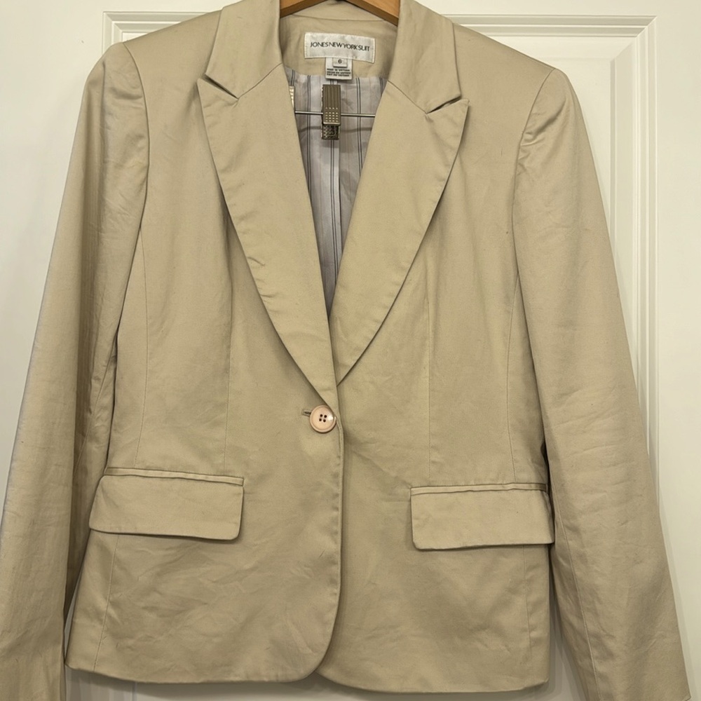Jones New York Blazer size 6